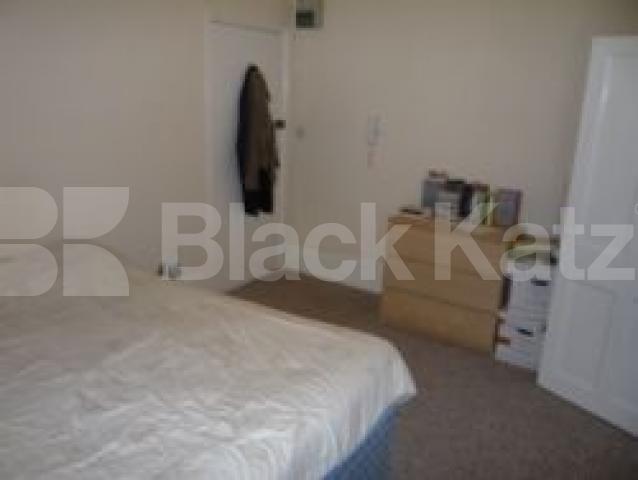 			Early viewings highly recommended, Studio Apartment, 1 bath, 1 reception Studio			 Crouch Hill, CROUCH END N8